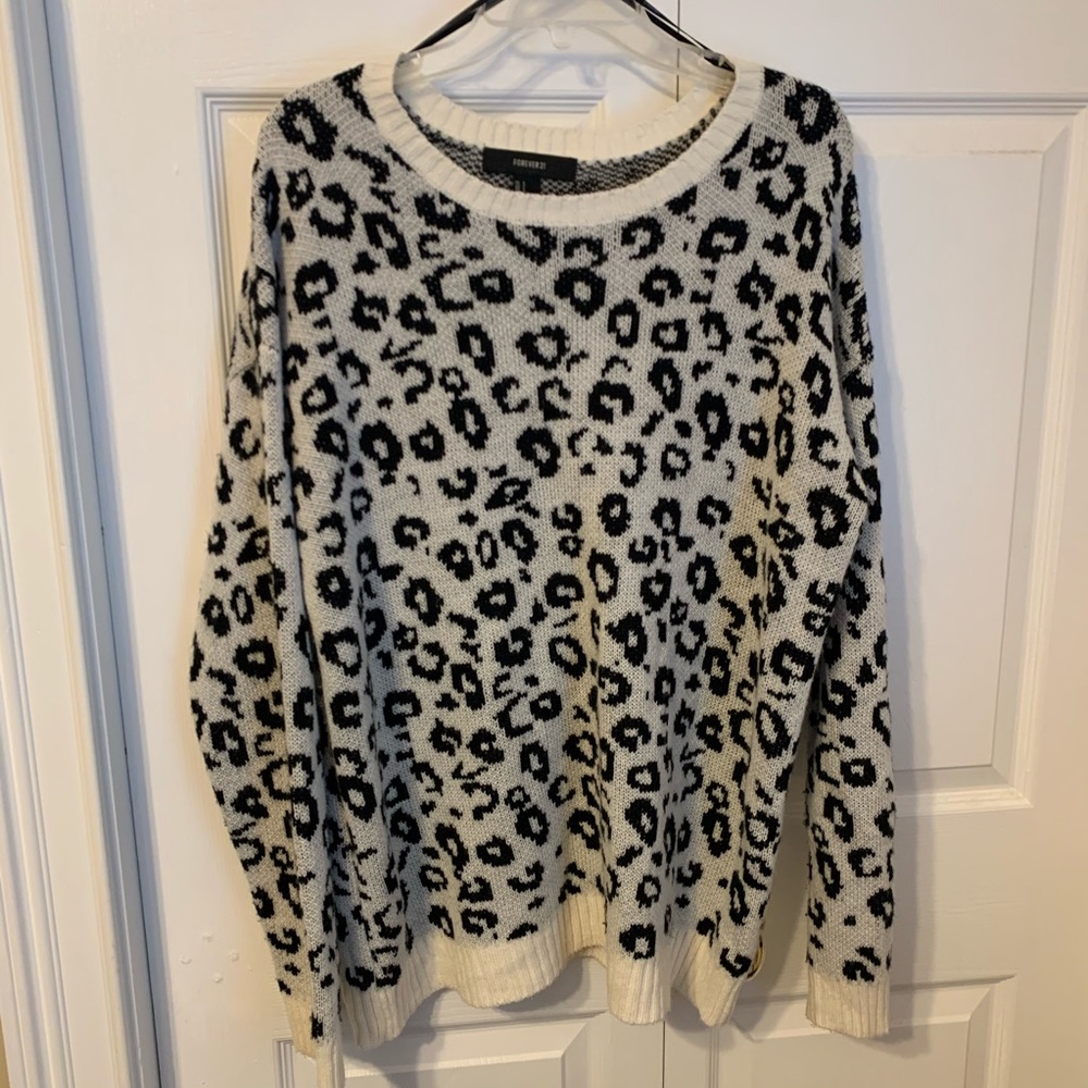 ★ cozy cheetah print sweater ★